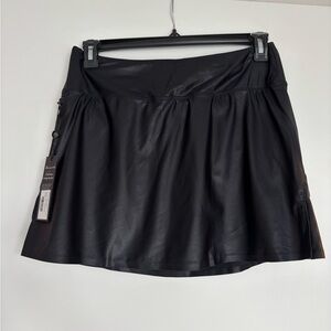 Greyson NWT Shiny Black Tennis / Golf Skirt. Size Large.